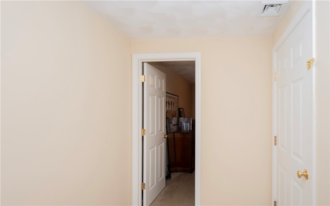 881 Greenwich Avenue 26