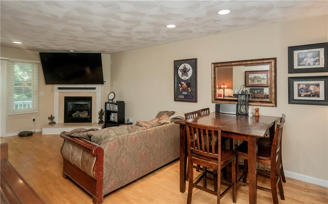 881 Greenwich Avenue 26