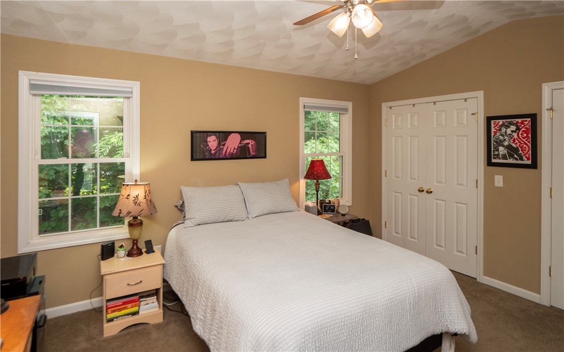 881 Greenwich Avenue 26