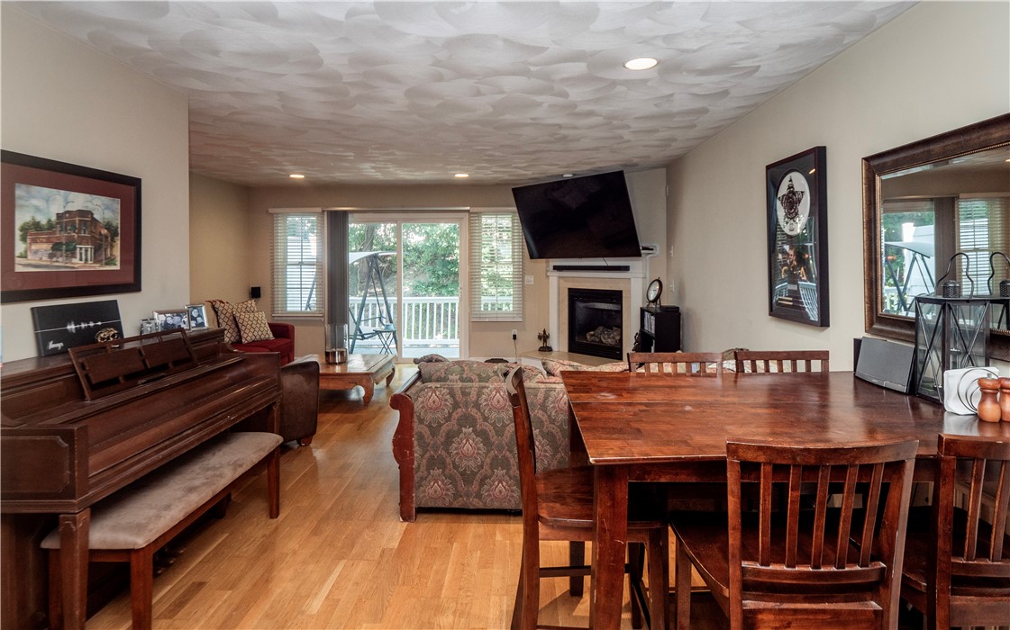 881 Greenwich Avenue 26