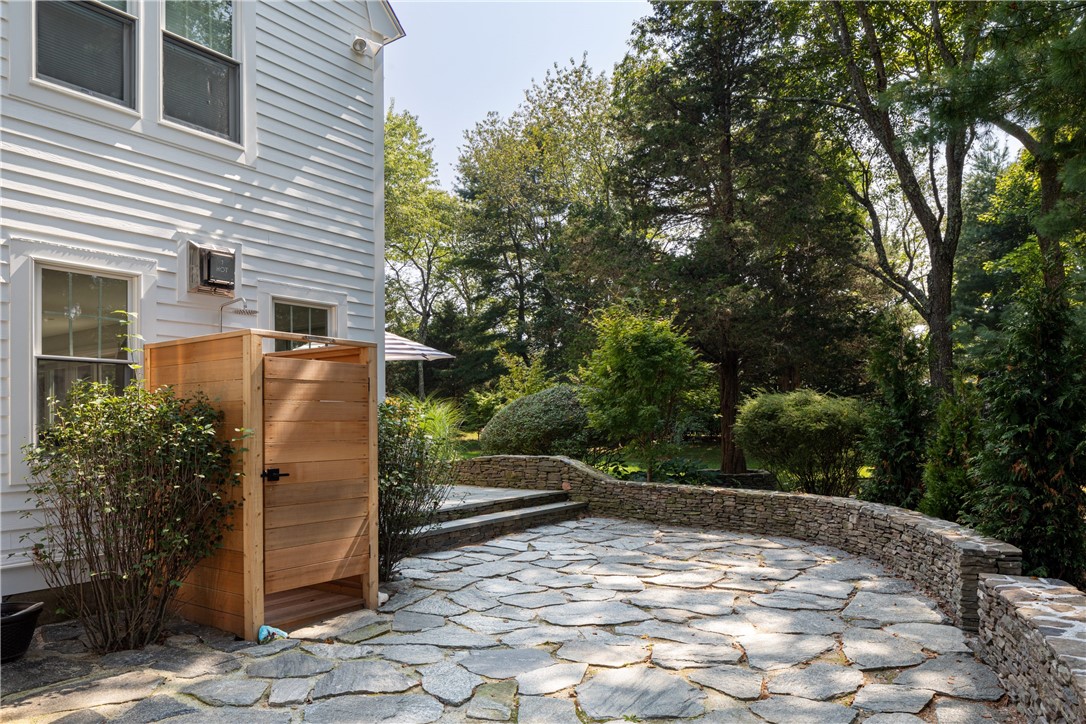 2 Scull Street