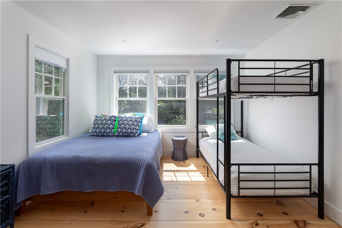 2 Scull Street