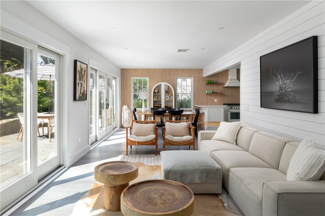 2 Scull Street