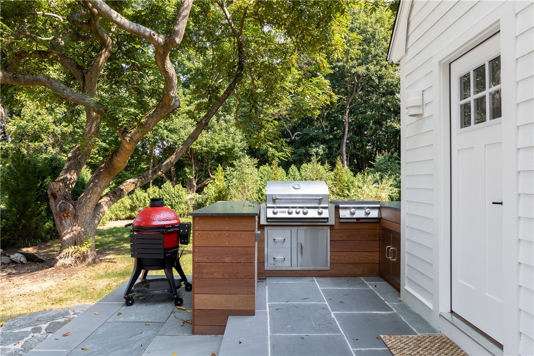 2 Scull Street