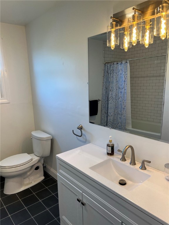 223 Oliphant Lane A