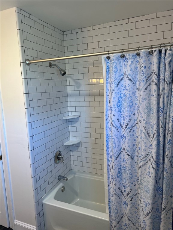 223 Oliphant Lane A