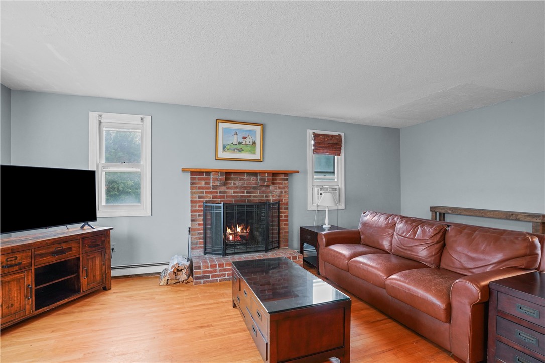 223 Oliphant Lane B