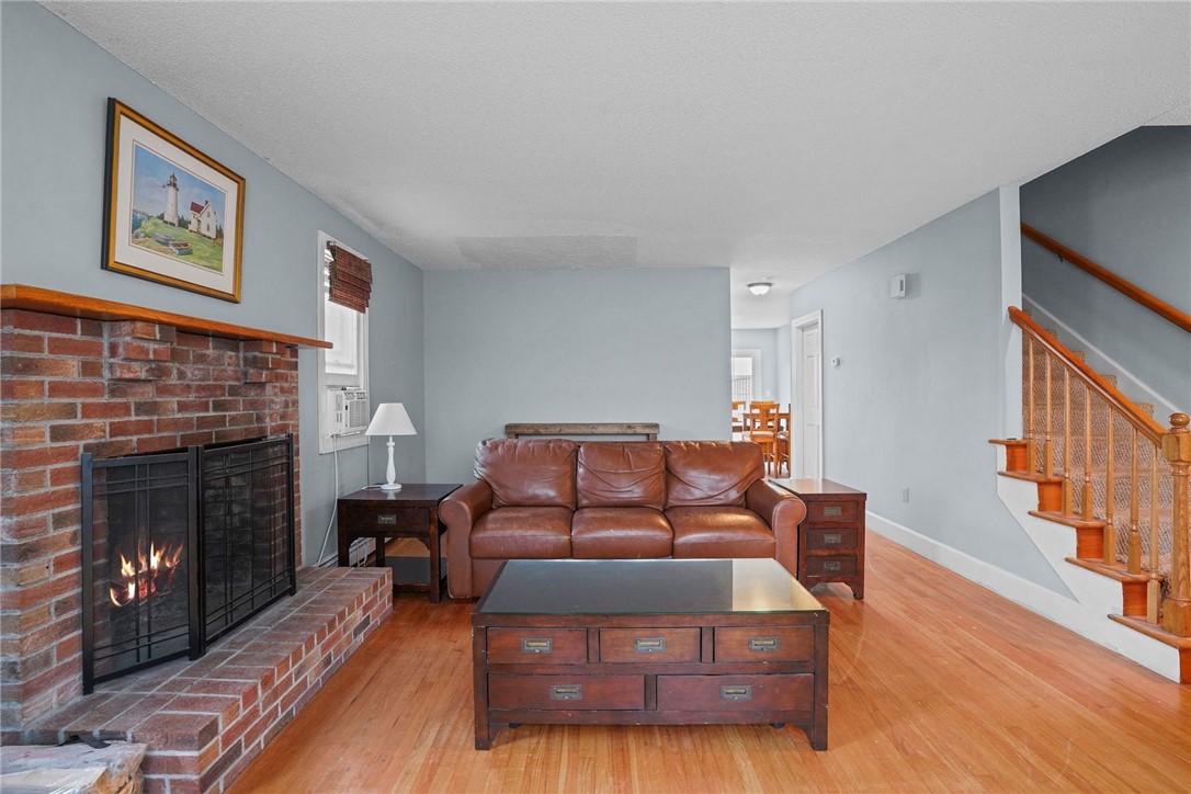 223 Oliphant Lane B
