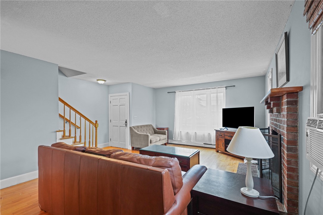 223 Oliphant Lane B