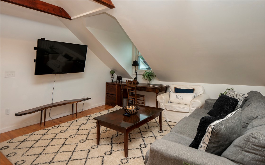 7 Carroll Avenue 3