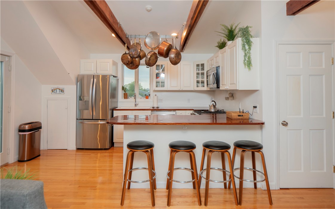 7 Carroll Avenue 3