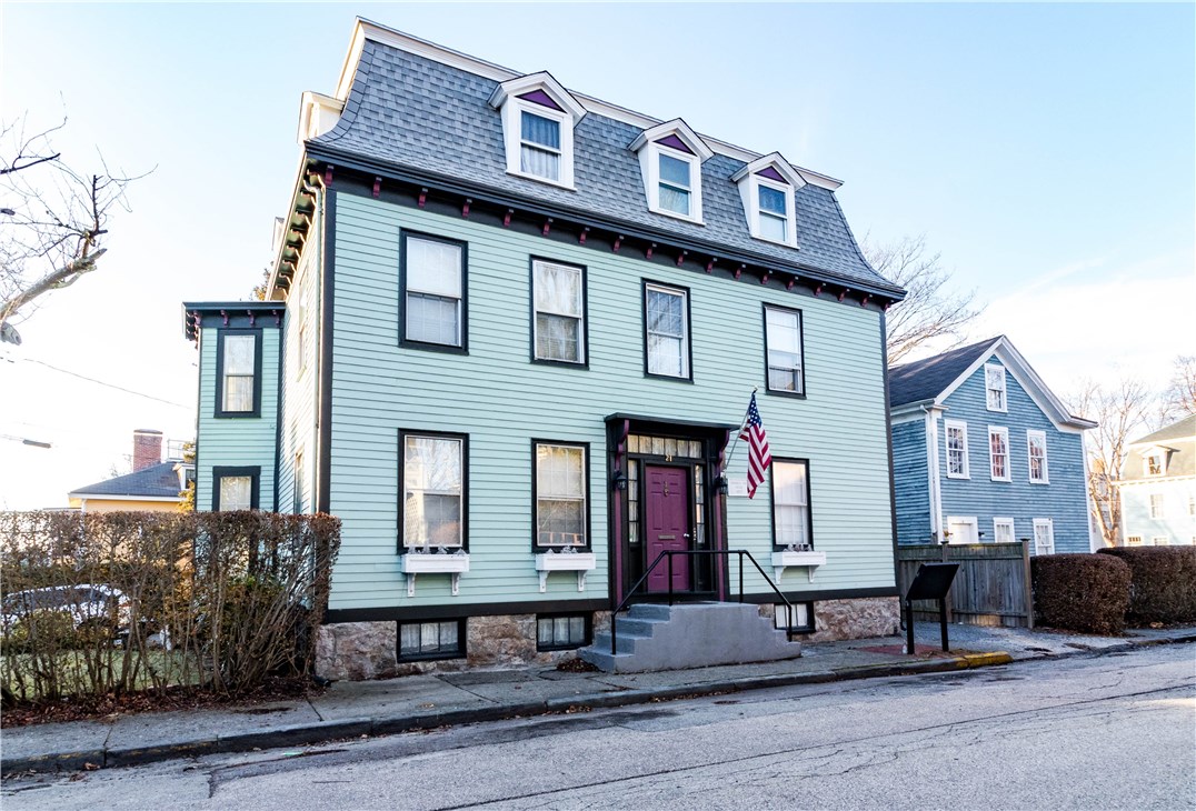21 School Street 4