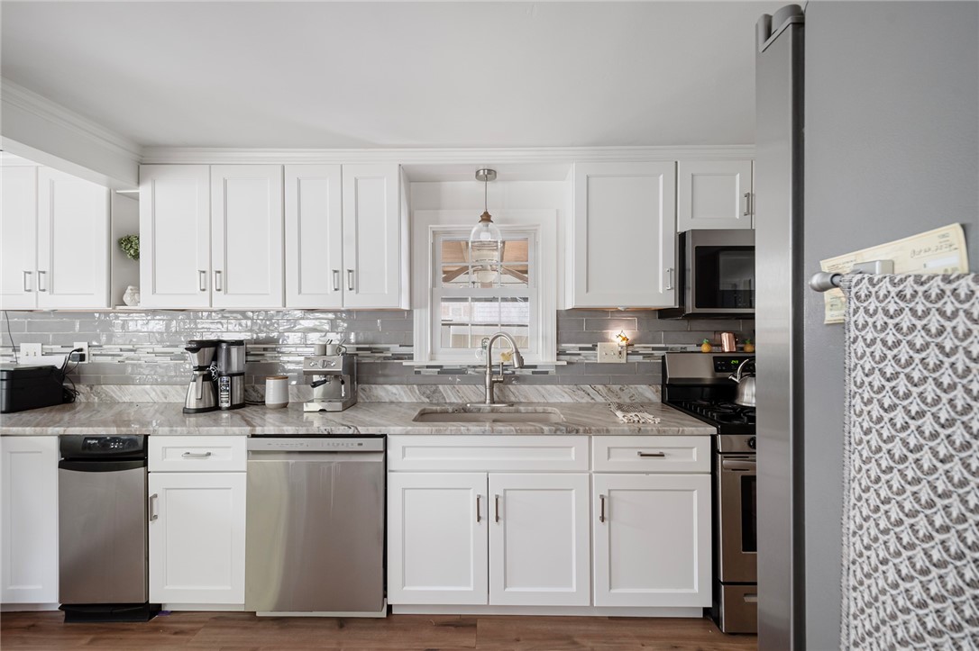 24 West View Avenue