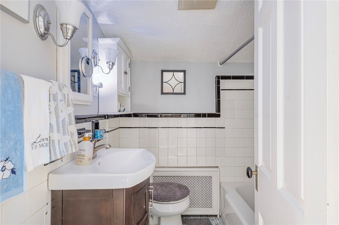 24 West View Avenue