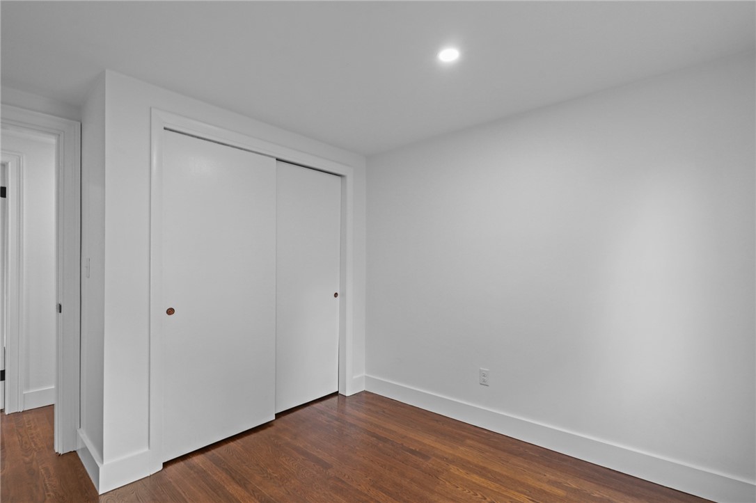 17 Longmeadow Road