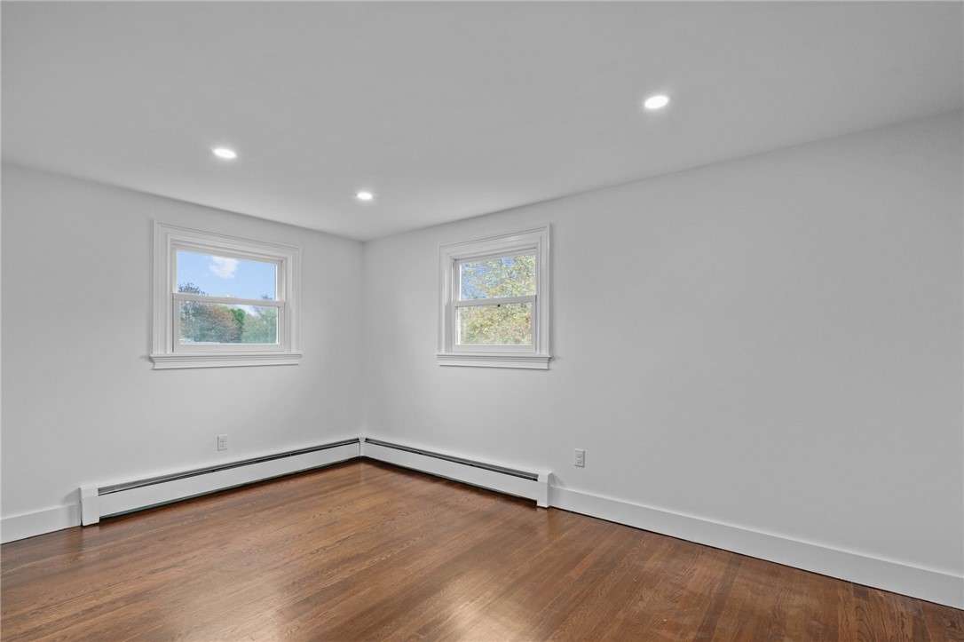 17 Longmeadow Road