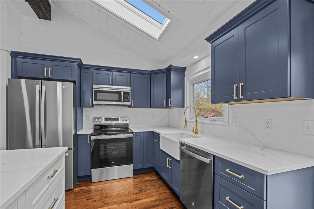 17 Longmeadow Road