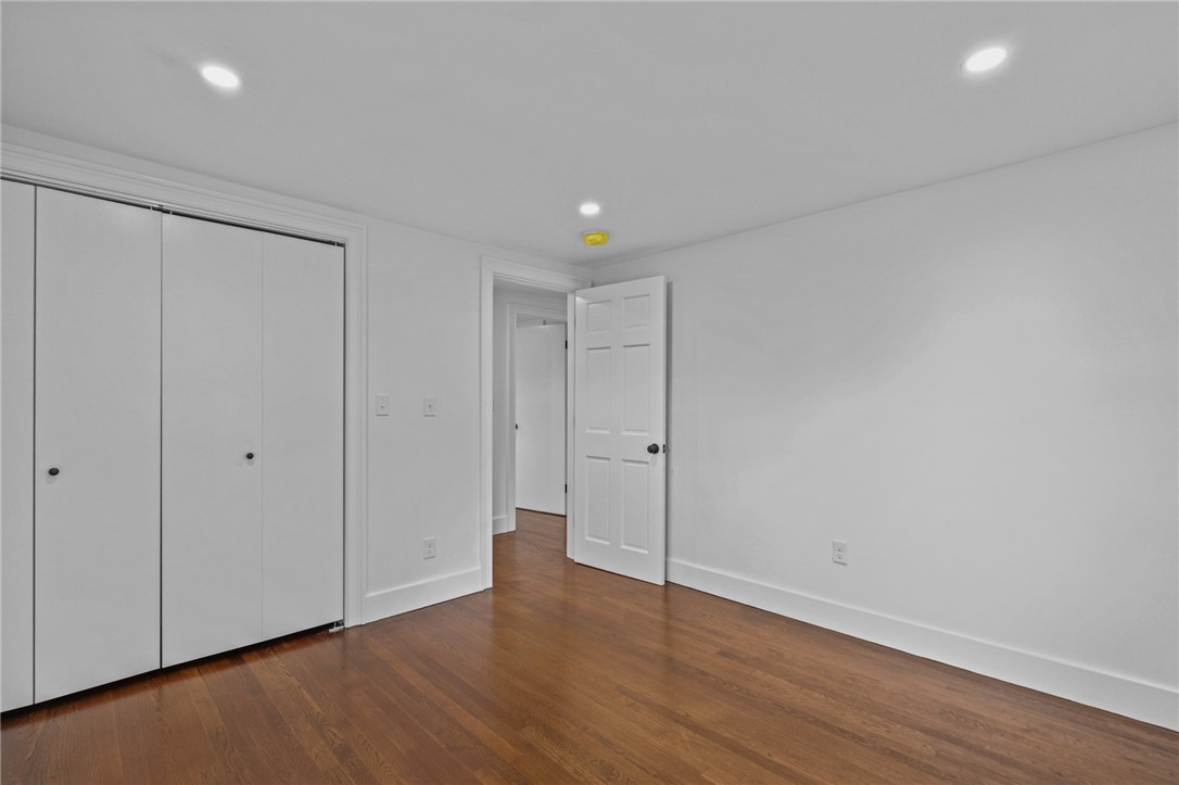 17 Longmeadow Road