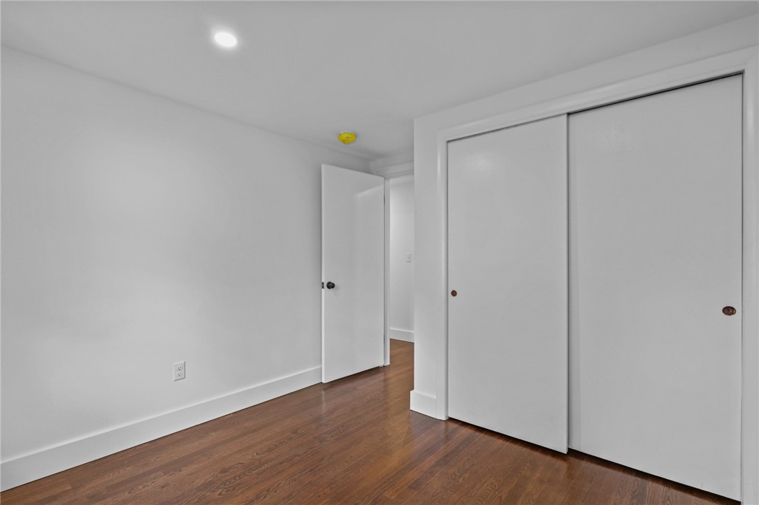 17 Longmeadow Road