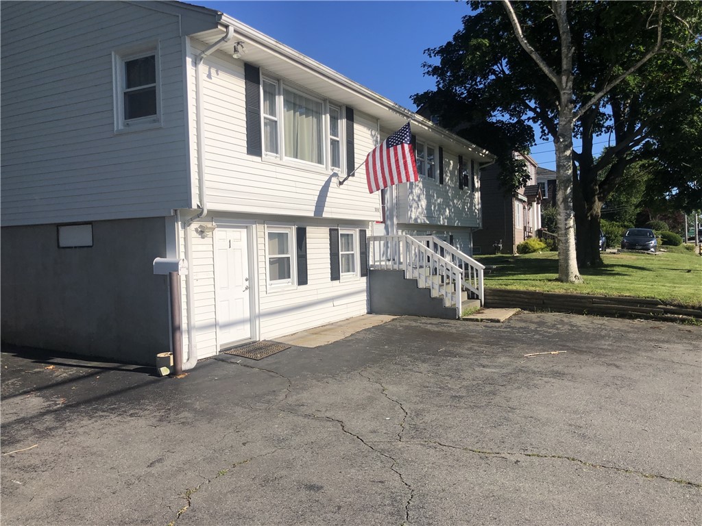 275 West Main Road 2