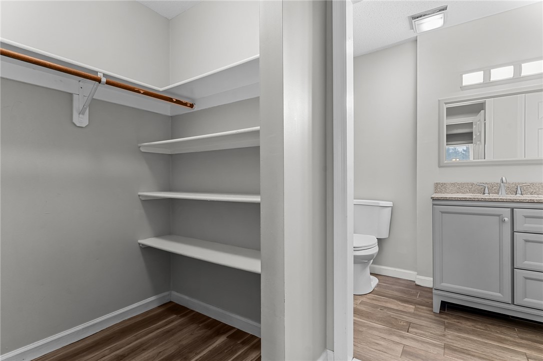 3524 West Shore Road 401
