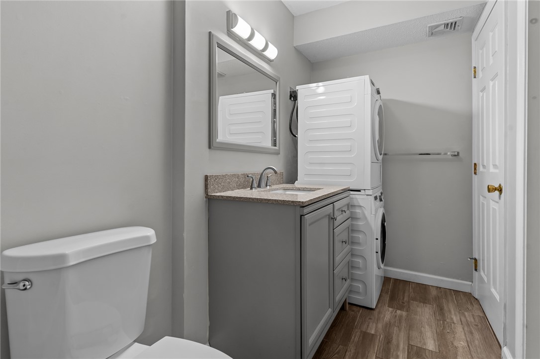 3524 West Shore Road 401