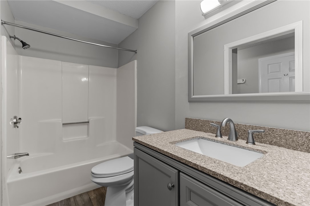 3524 West Shore Road 401