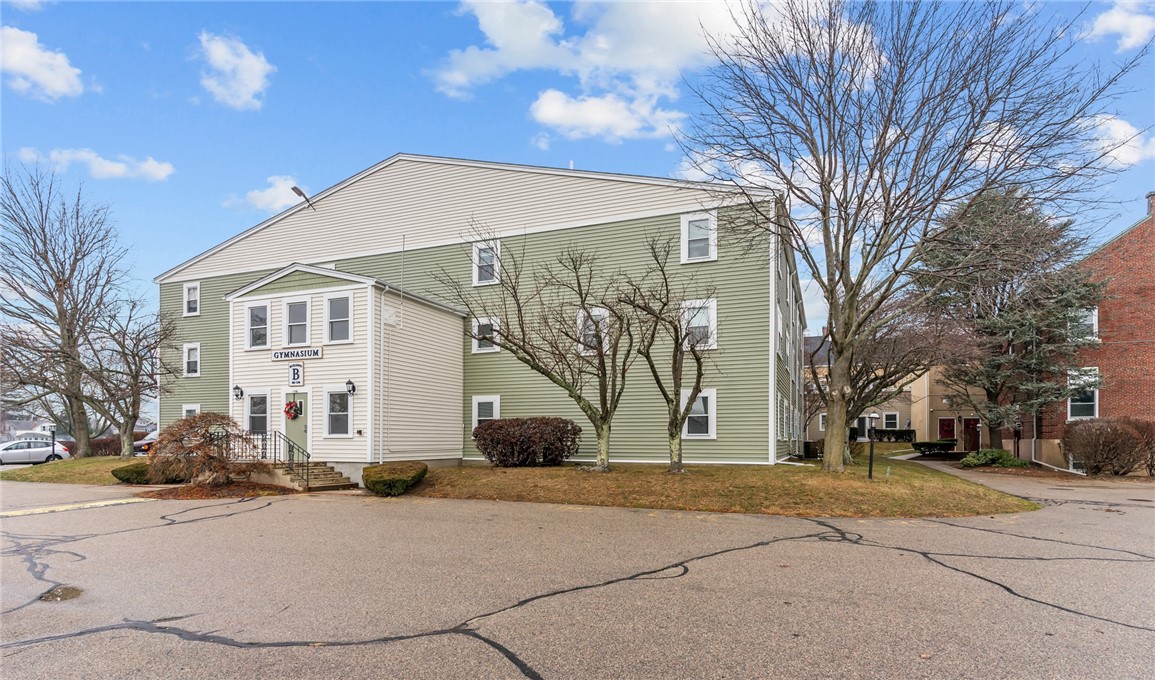 3524 West Shore Road 401