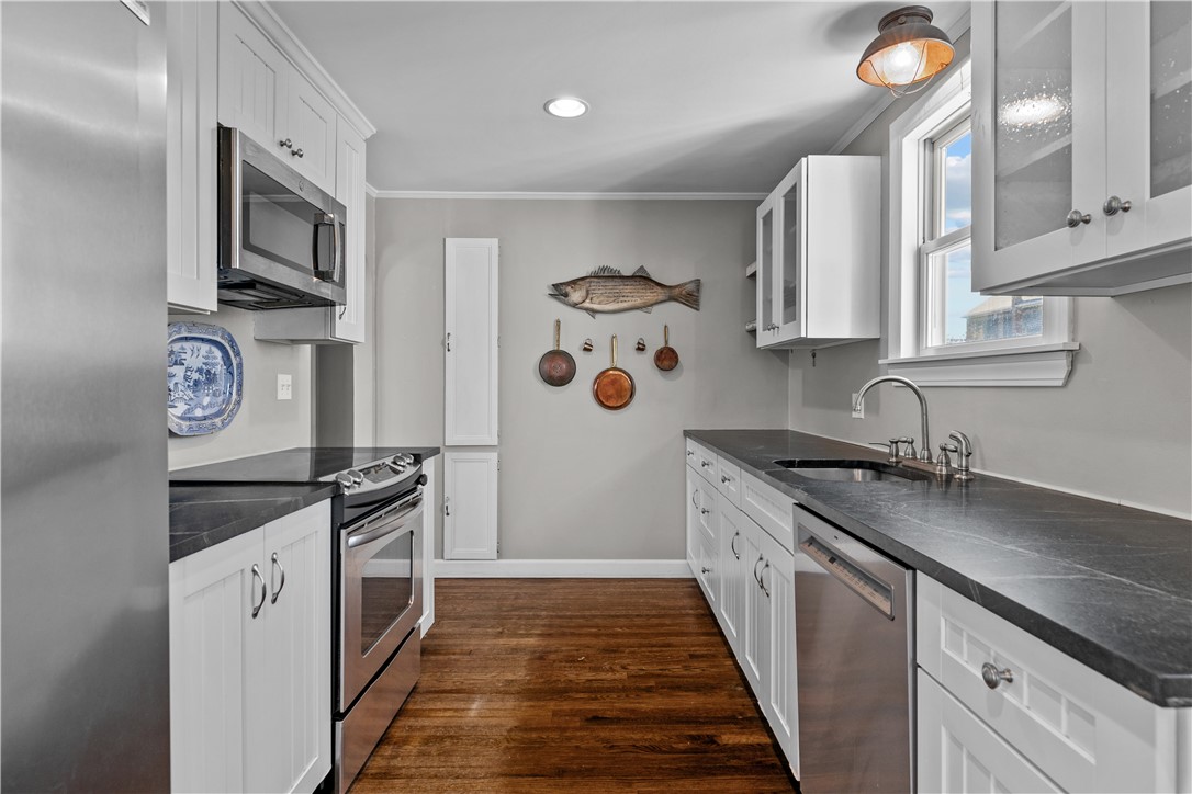 98 Foxboro Avenue