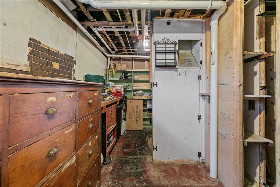 98 Foxboro Avenue