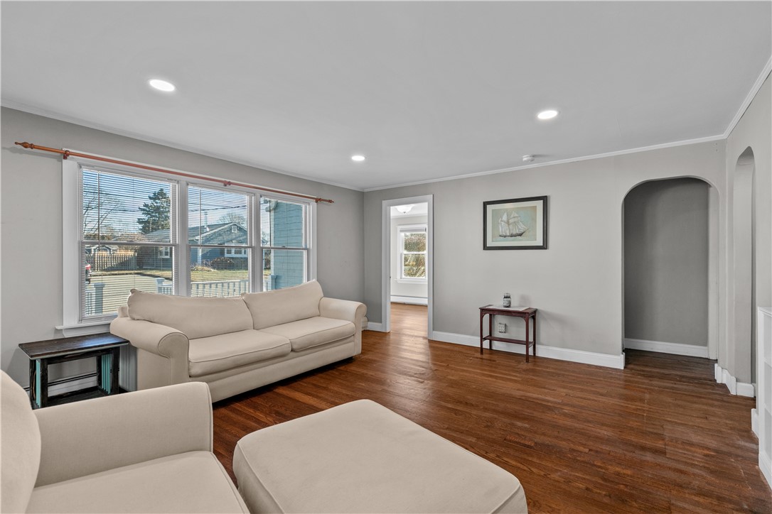 98 Foxboro Avenue