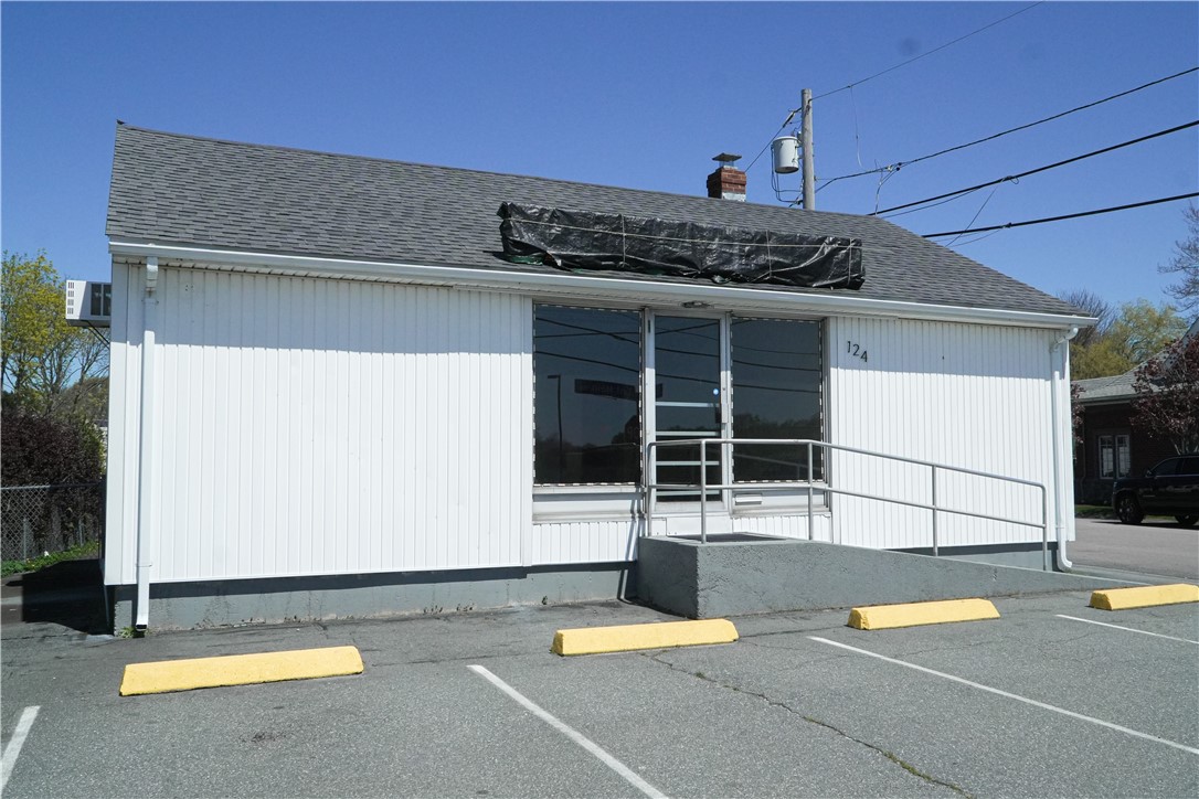 124 East Main Road