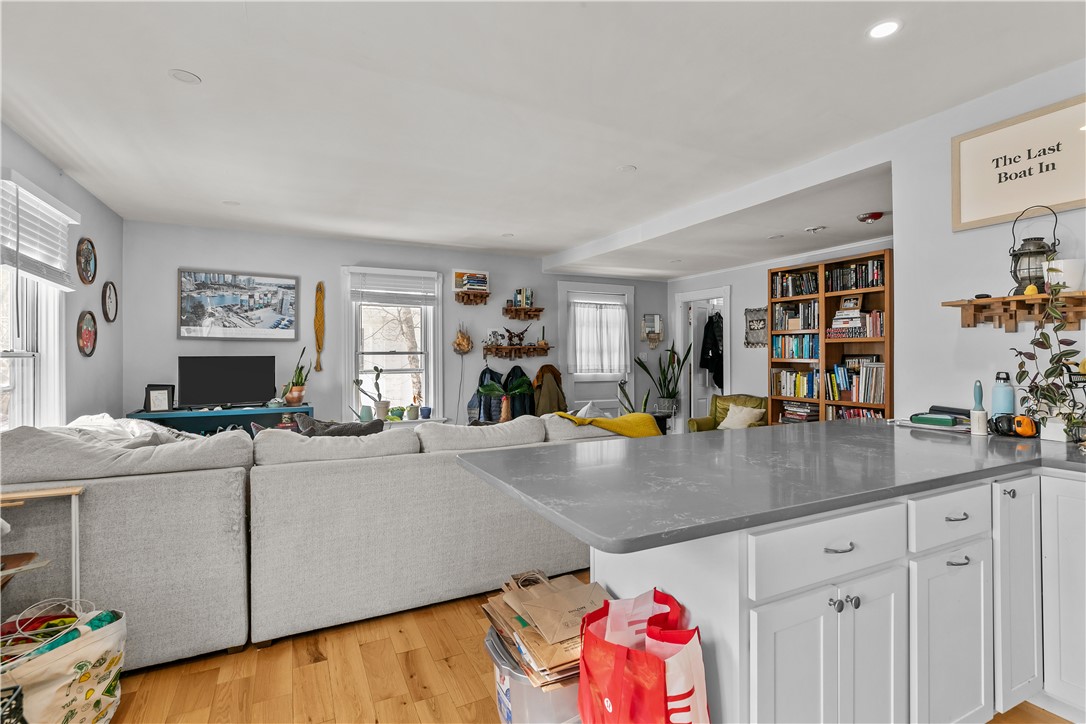 31 Sunset Avenue 1U