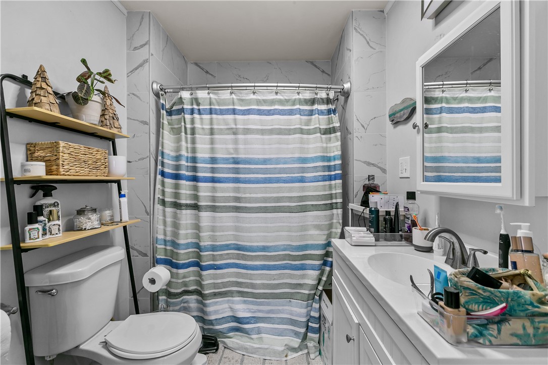 31 Sunset Avenue 1U