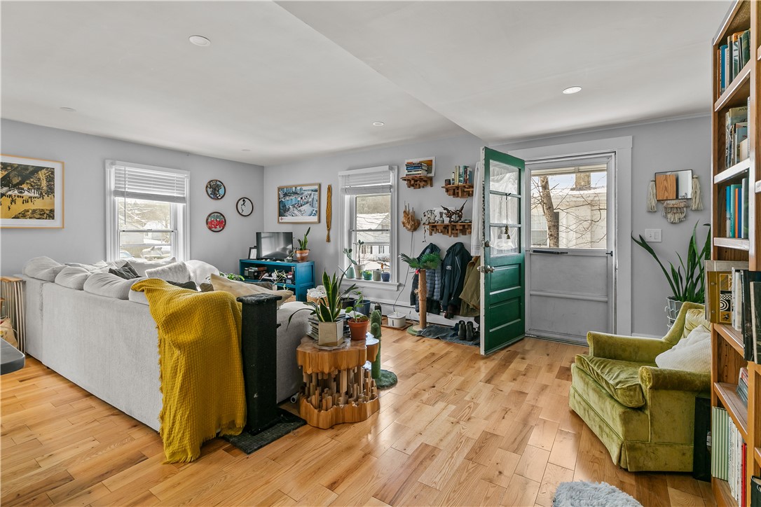 31 Sunset Avenue 1U