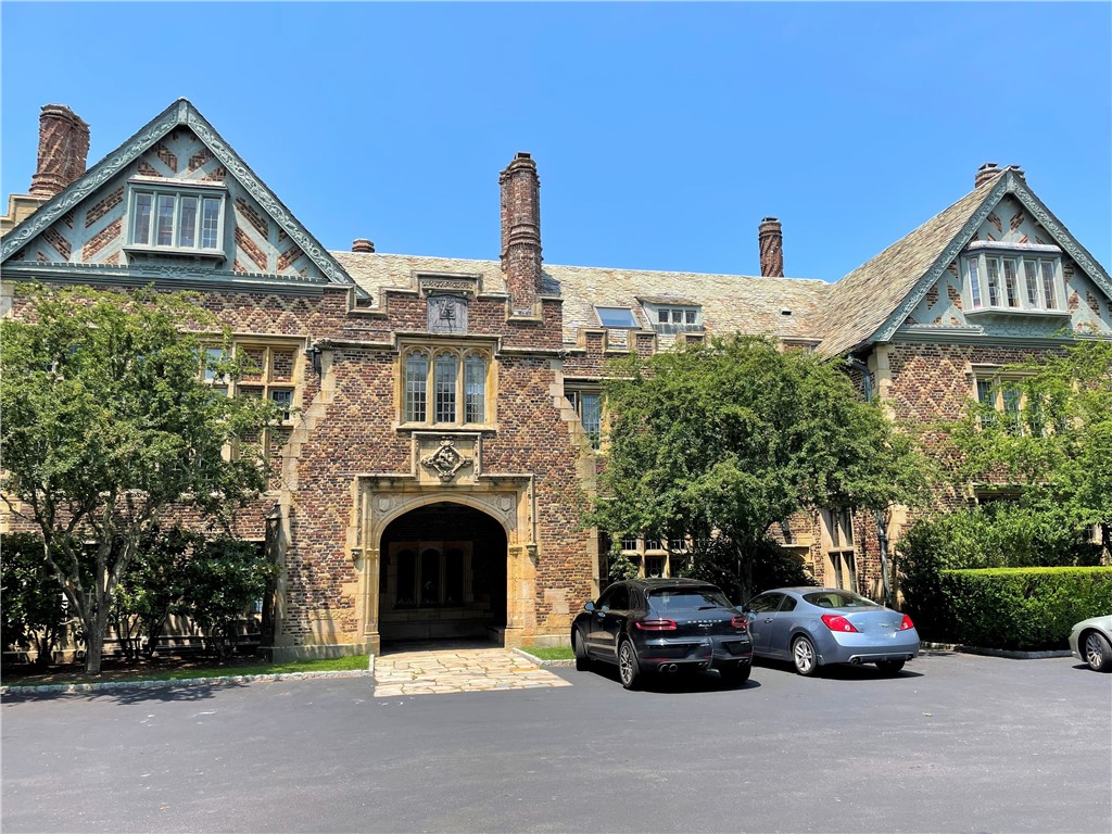 111 Harrison Avenue M12