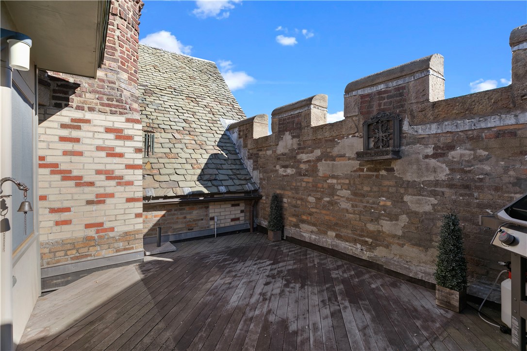 111 Harrison Avenue M12