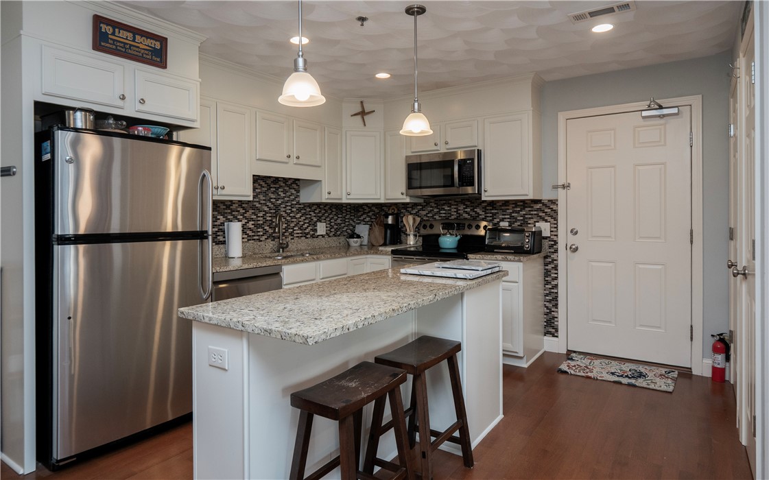 15 Saw Mill Drive 204