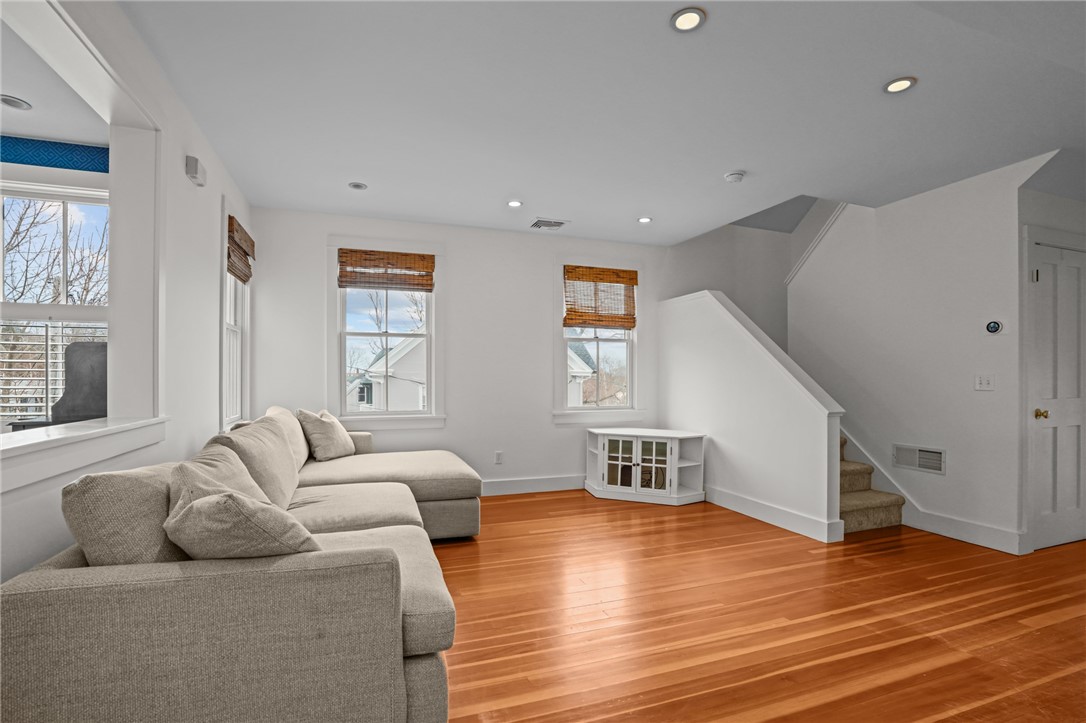 93 Roseneath Avenue 2