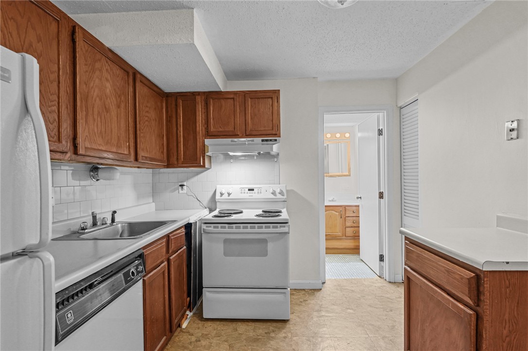 1190 Charles Street 7
