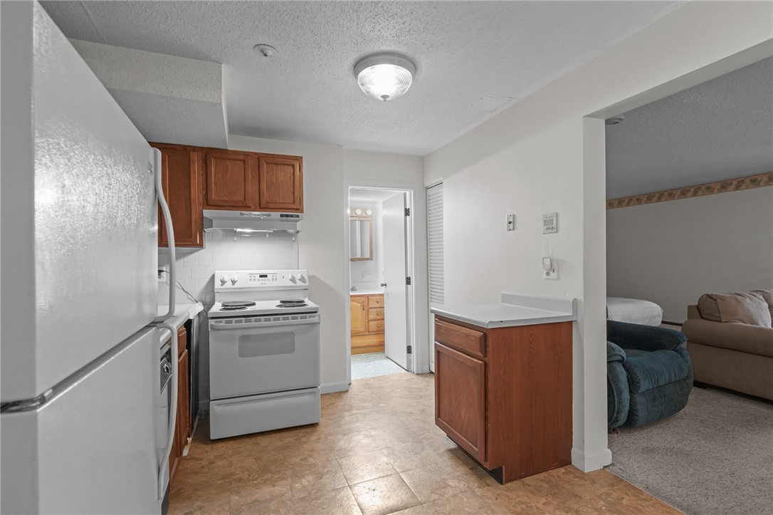 1190 Charles Street 7