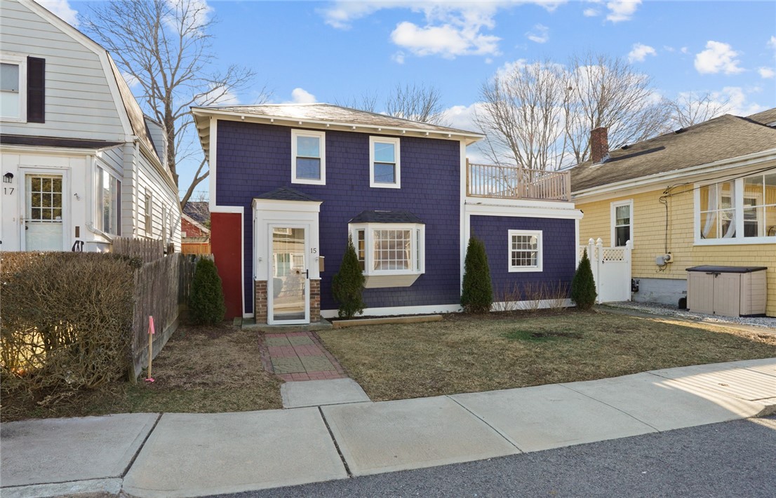 15 Curry Avenue