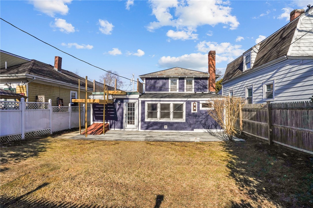 15 Curry Avenue