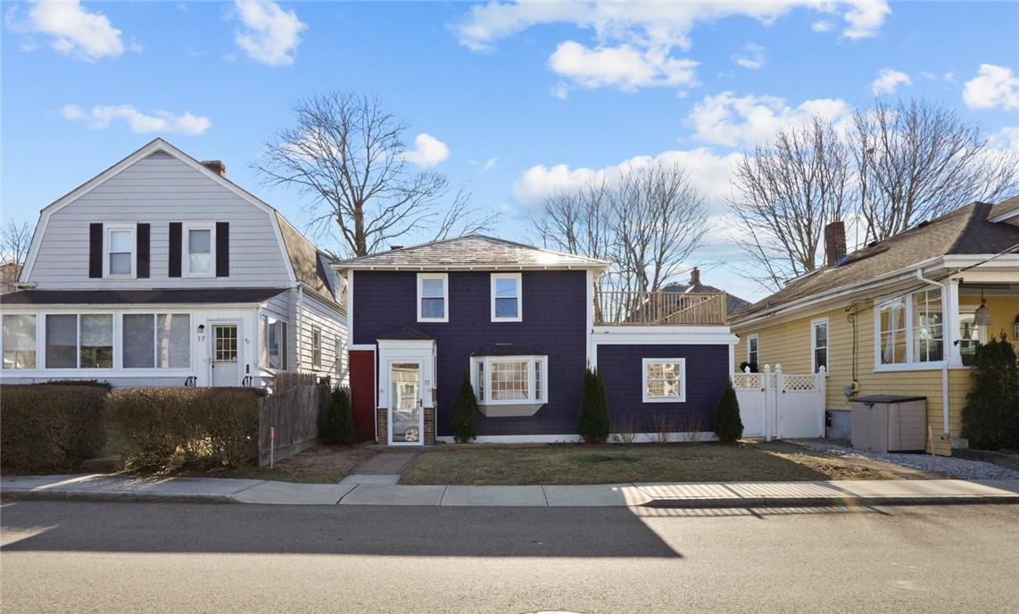 15 Curry Avenue