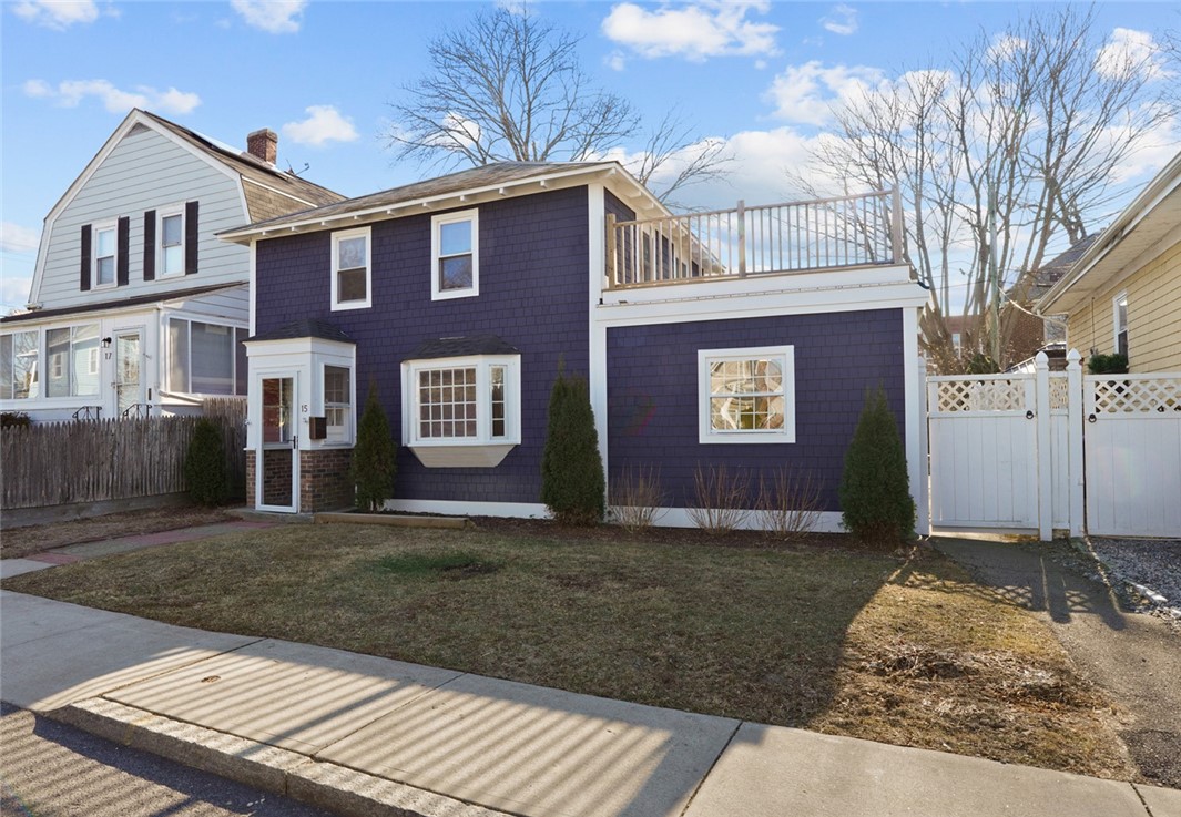 15 Curry Avenue