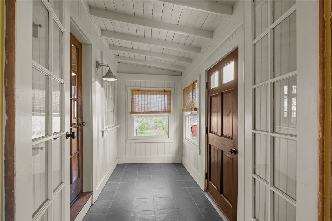 1667 East Main Road