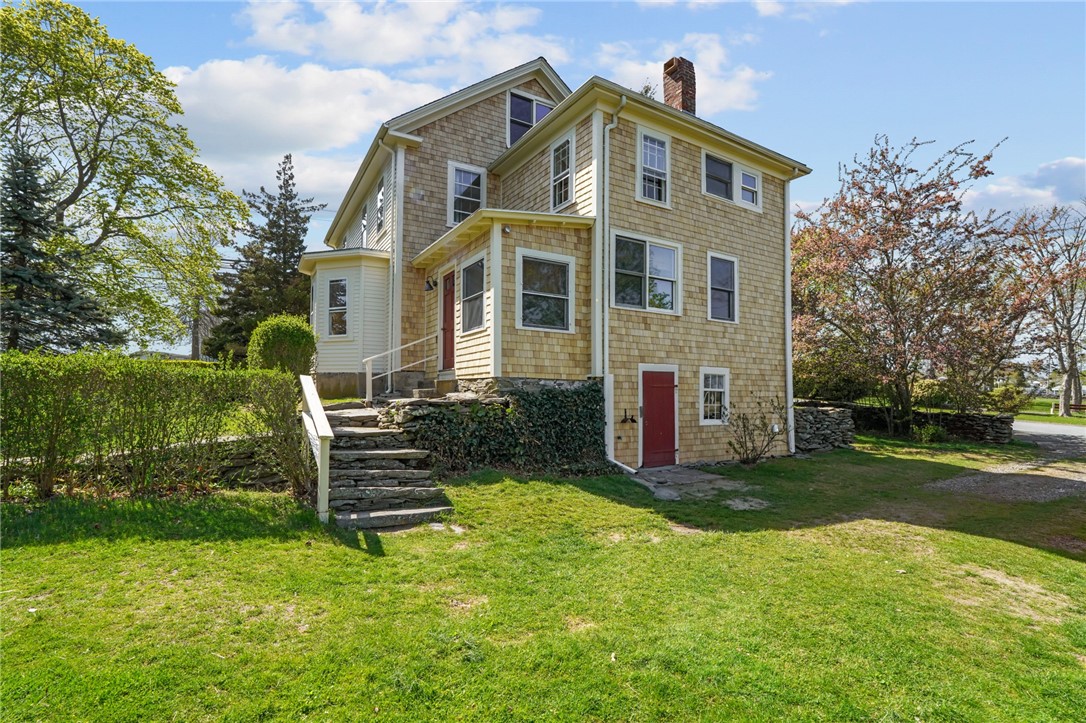 1667 East Main Road
