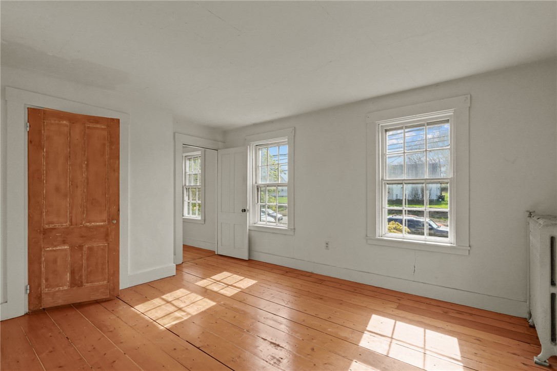 1667 East Main Road