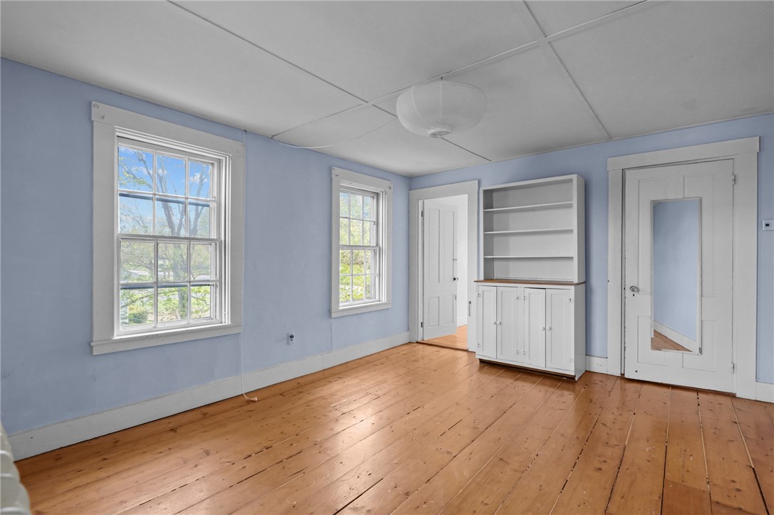 1667 East Main Road