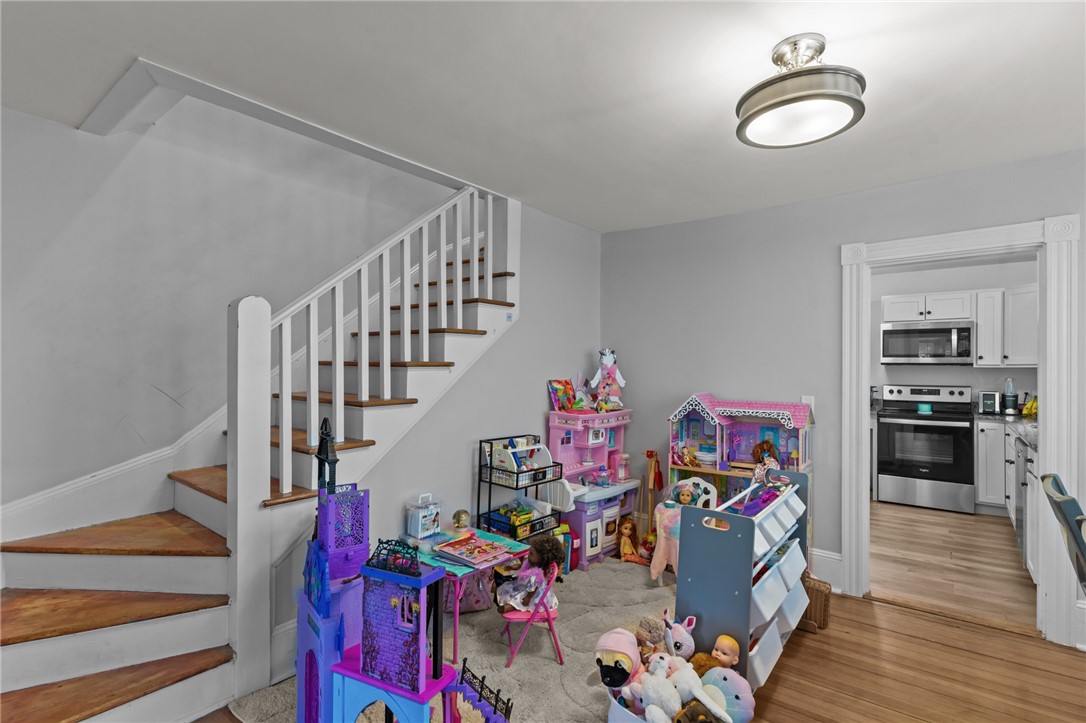 44 Bedlow Avenue